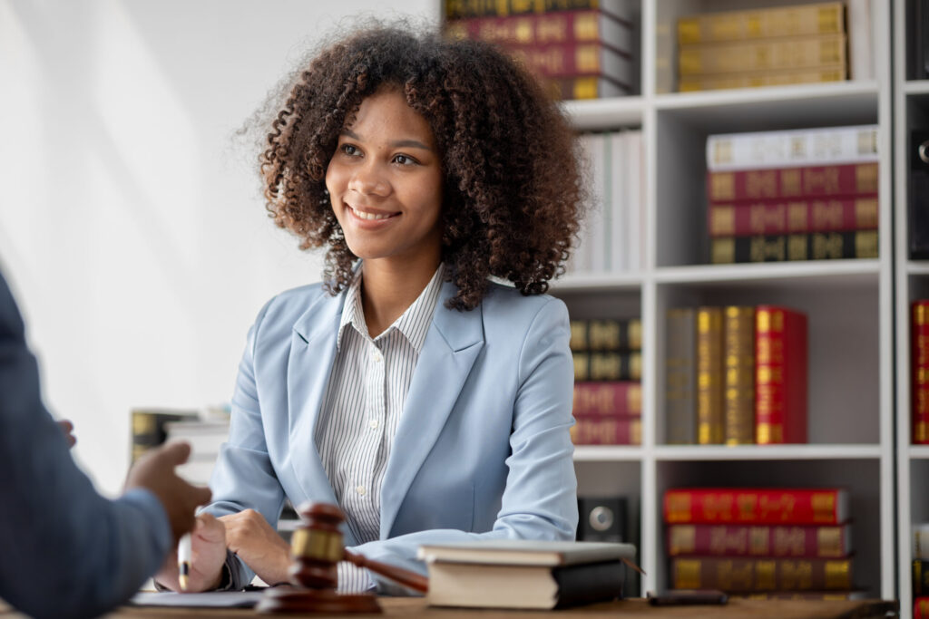 Avocat droit des étrangers : Les avis, les recommandations et les retours clients